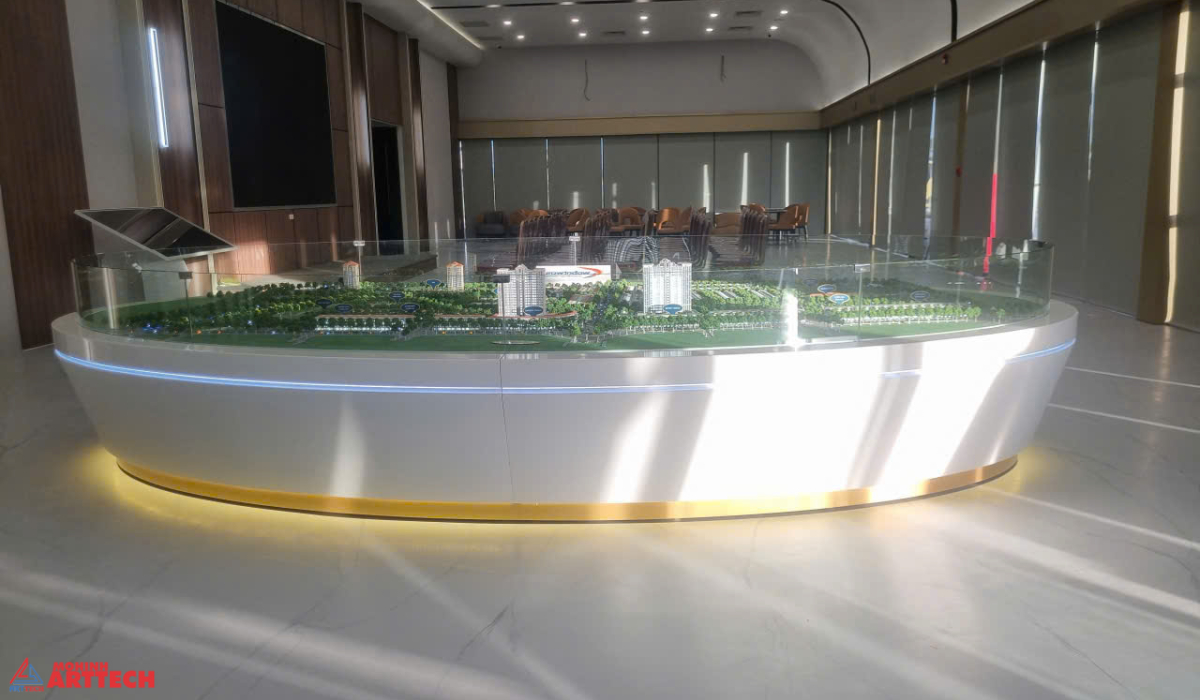 EUROWINDOW SPORT GARDEN SCALE 300
