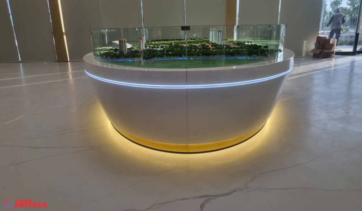 EUROWINDOW SPORT GARDEN SCALE 300