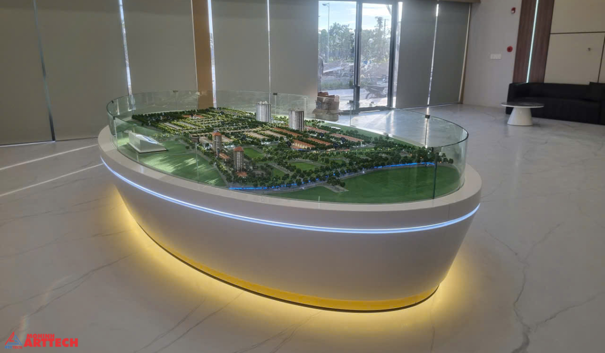 EUROWINDOW SPORT GARDEN SCALE 300